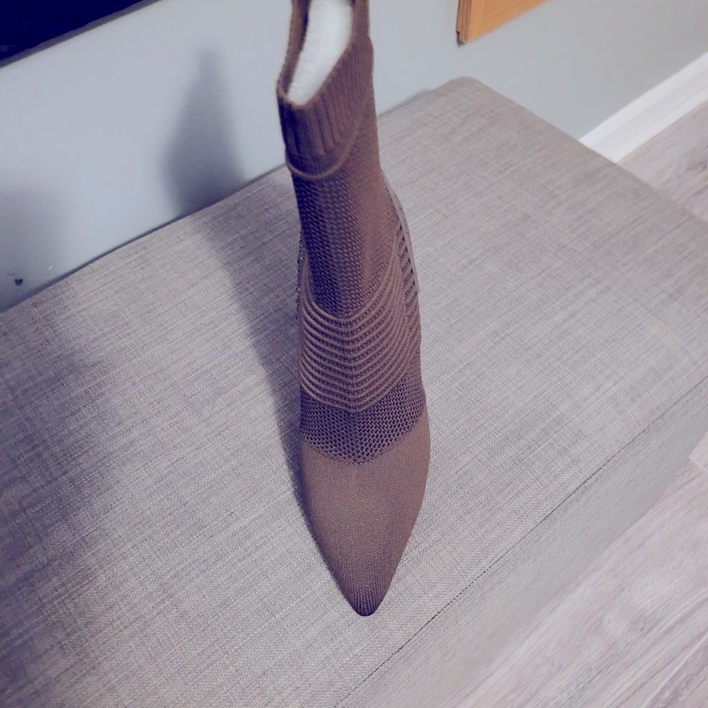 Closed toe ankle boots by Steve Madden